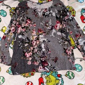 Chic Floral Women's Blouse - Black and Pink